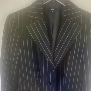 BLACK Shawl Collar Blazer Crop Length Pinstriped Metallic Shoulder Pads Size 8